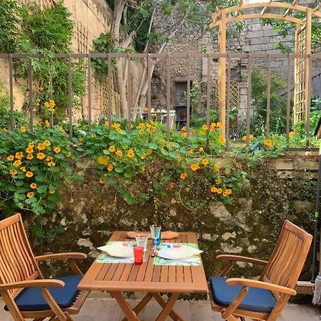아흘르 Capucines, Un Jardin Secret Dans Le Centre Historique 아파트 외부 사진